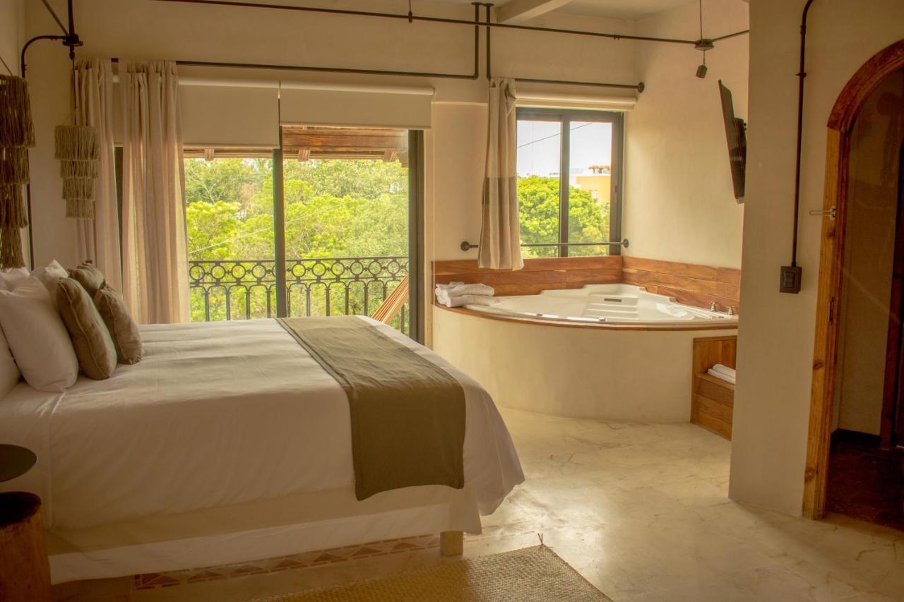 Master Suite Jacuzzi Balcony City Views