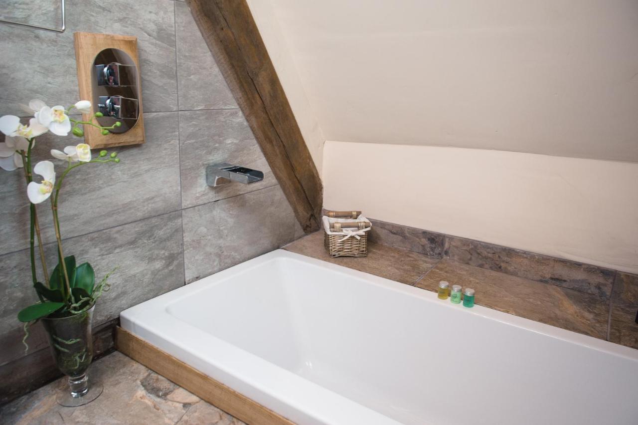 One-Bedroom Suite (2 Adults) - Snug 2
