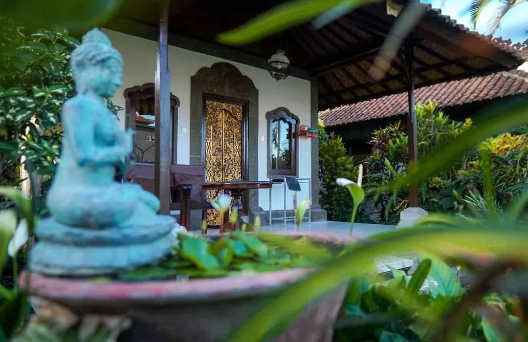 Ina Inn-1