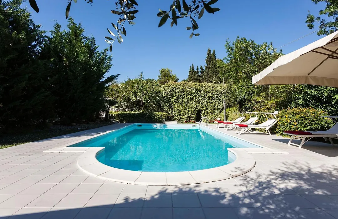 Villa Tramonto Luxury Apartment With Private Swimming Pool-1