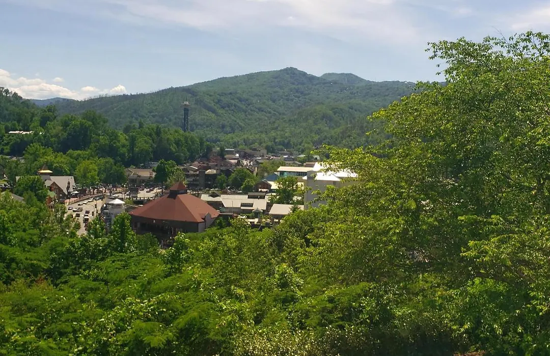 Gatlinburg Chateau Condo 210-1