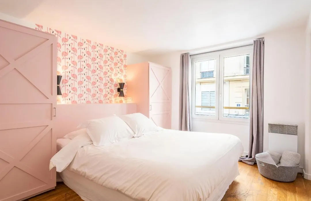 Holidaysinparis - Bourg Tibourg-1