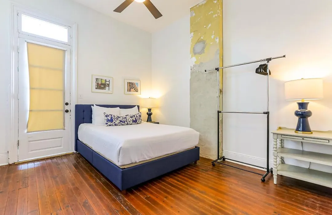 Private 2Br In Uptown By Hosteeva-1