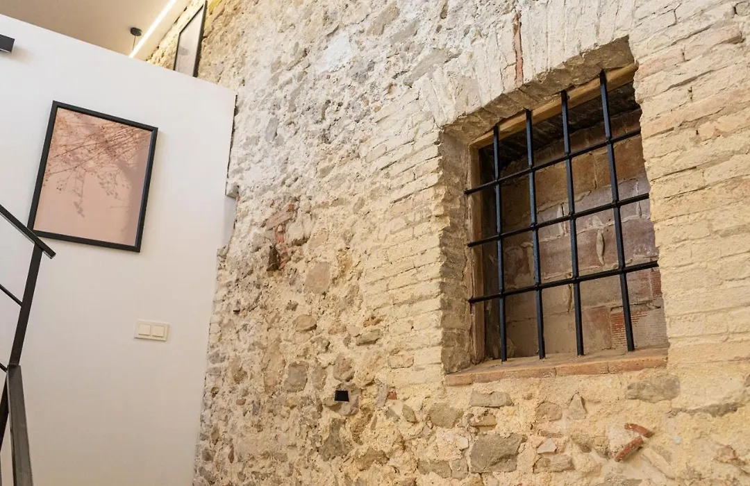 Apartamentos BocairentHomes, en pleno centro de Bocairent, con pequeña piscina comunitaria y parking privado-1