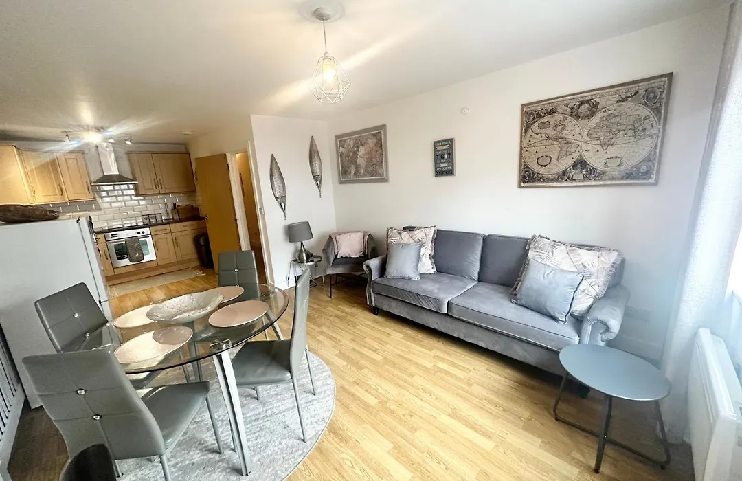 London Bridge Apartment-1