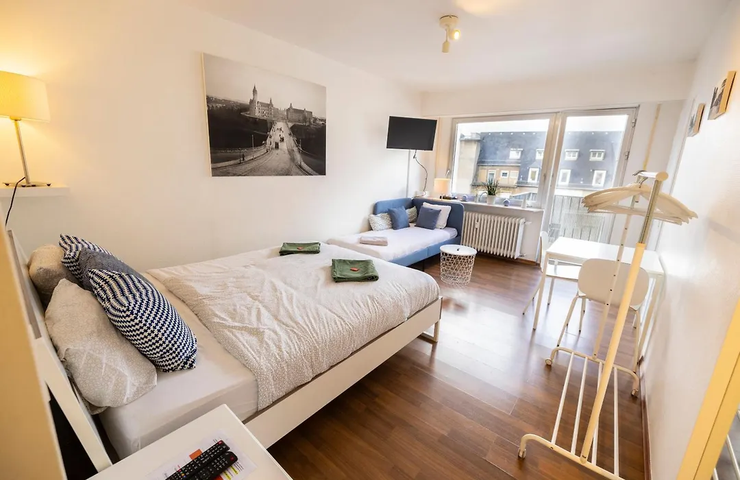 Studio Lux City-1