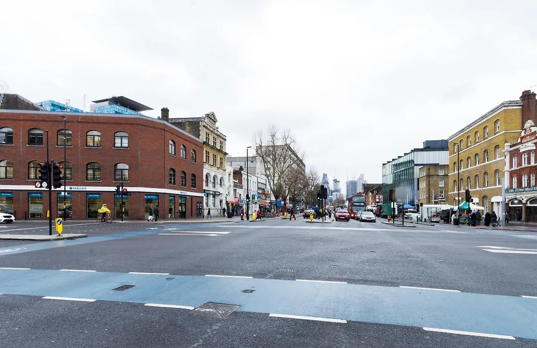 Whitechapel Grand-1