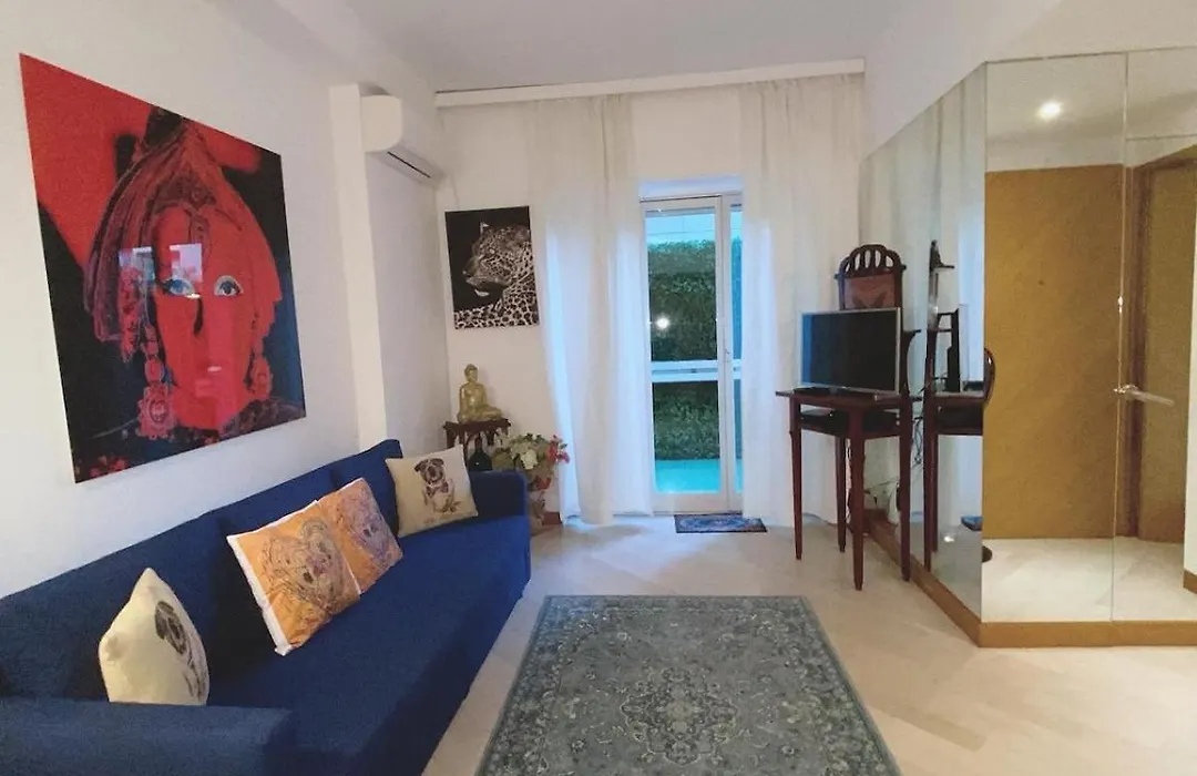 Suite Apartment In Mc Center, 5Min Walk To Casino & The Port And 1Min From Underground Train Station-1