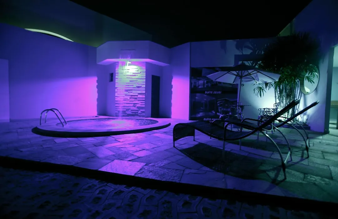 Eros Motel-1