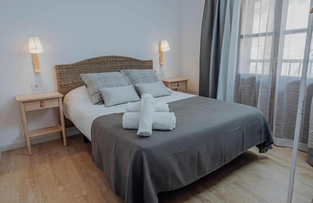 Apartamentos Destino Alquézar-1