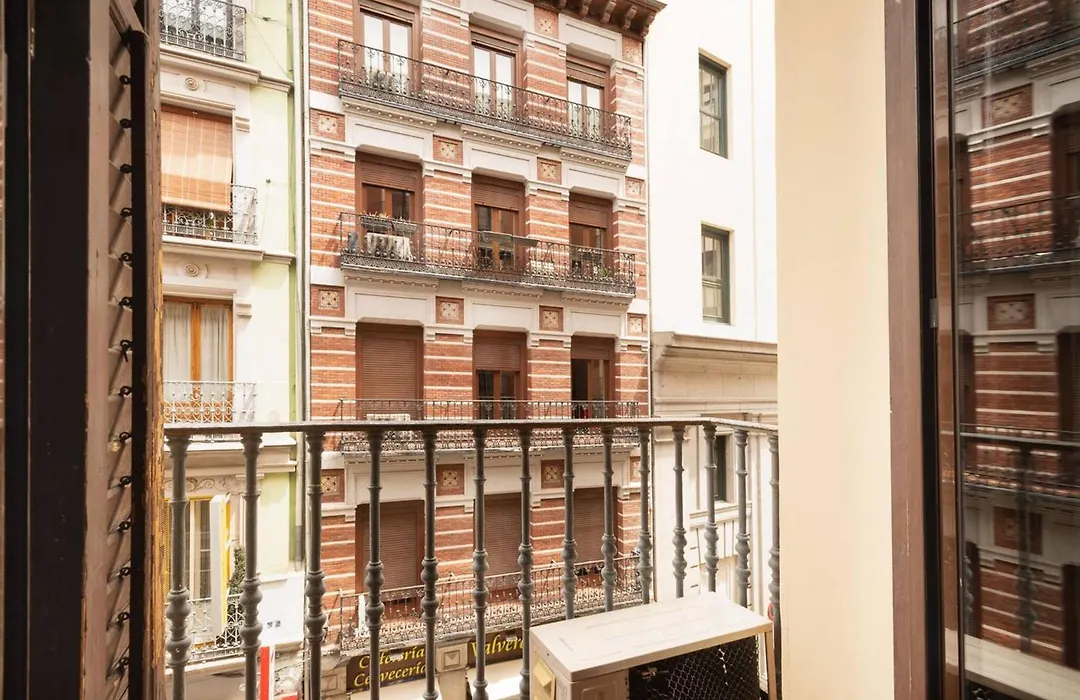 Apartamentos Day Madrid VALVERDE Centro Gran Via Sol Malasaña-1
