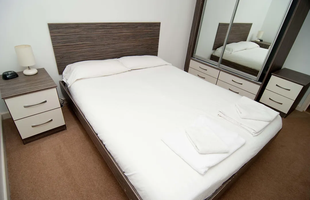 Southampton Serviced Apartments-1