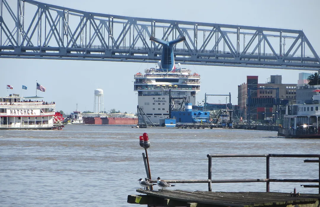 Comfortable Rooms Near All Nola Hot Spots-1
