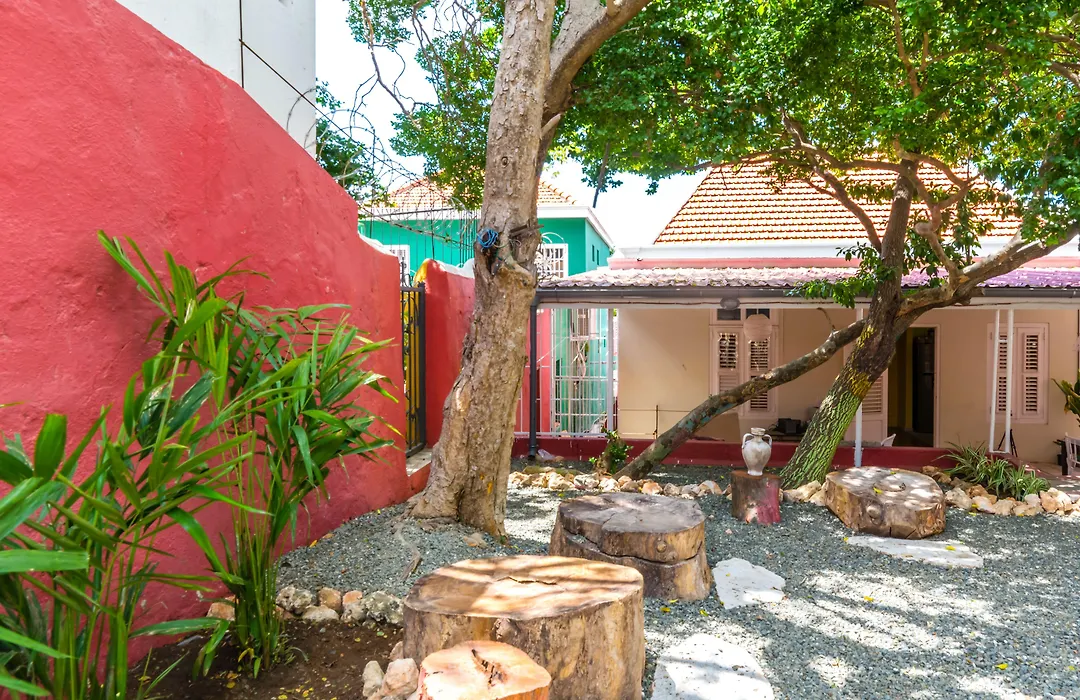 Bario Hotel-1