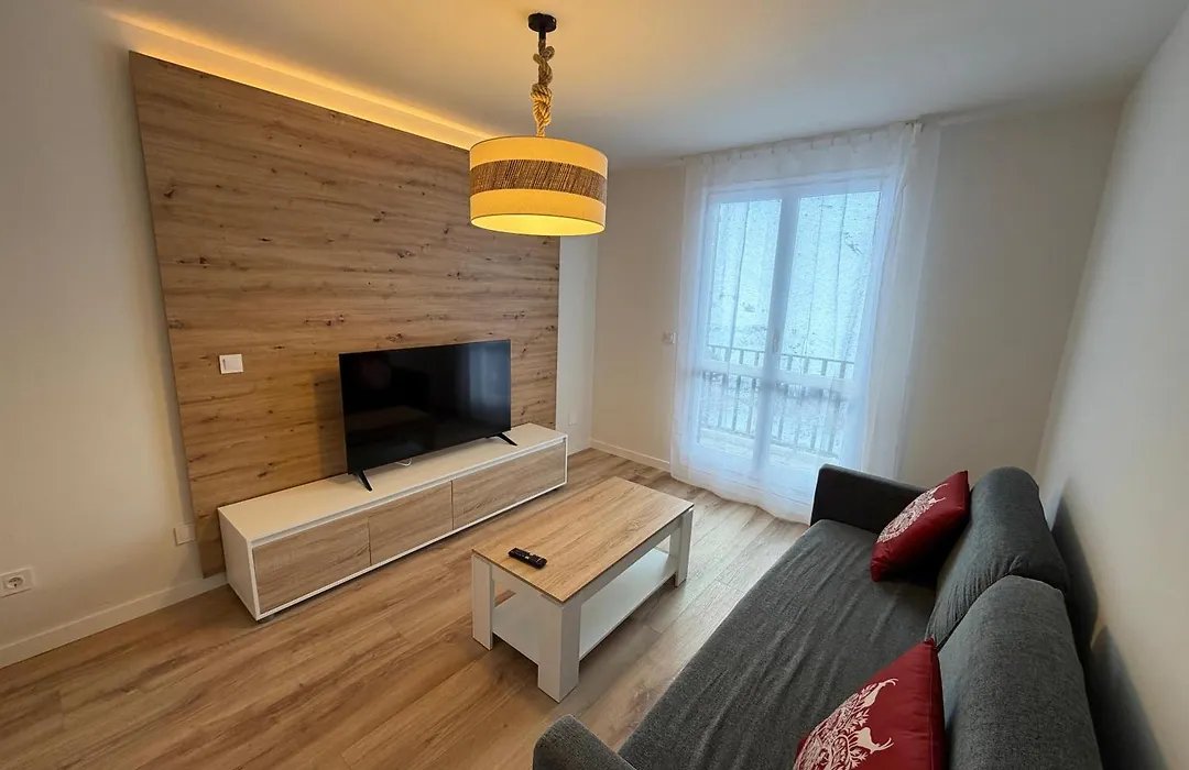 Apartamentos Pirineos Rent-1