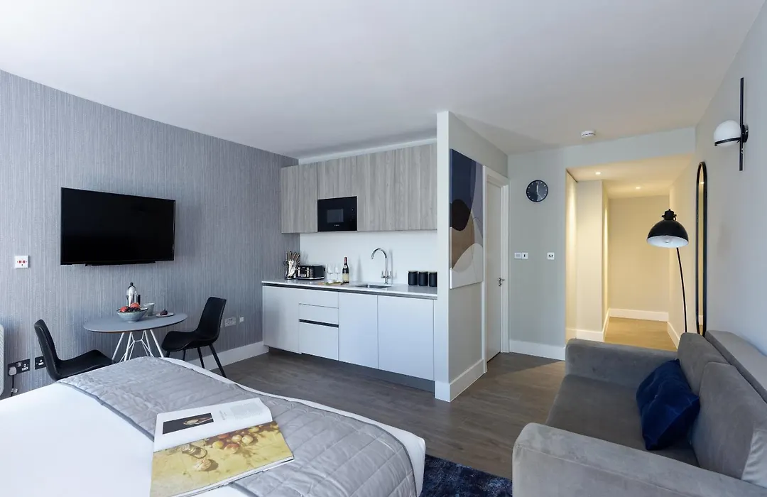 Fitzrovia Apartments By Dmontrio-1