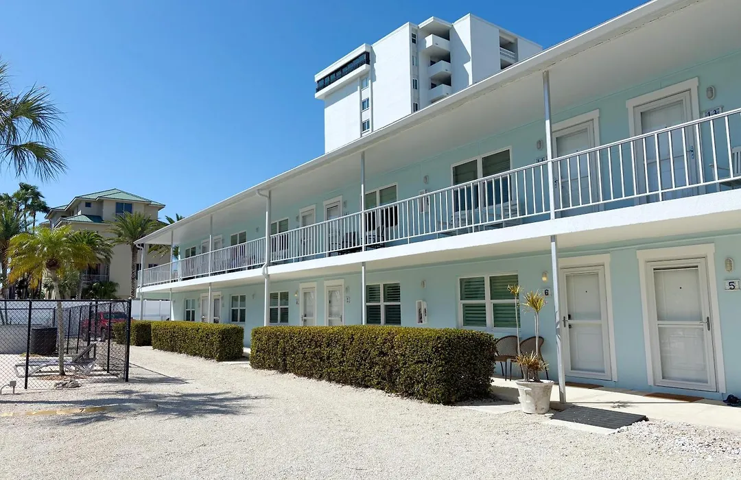 Gulf Holiday By Beachside Management-1