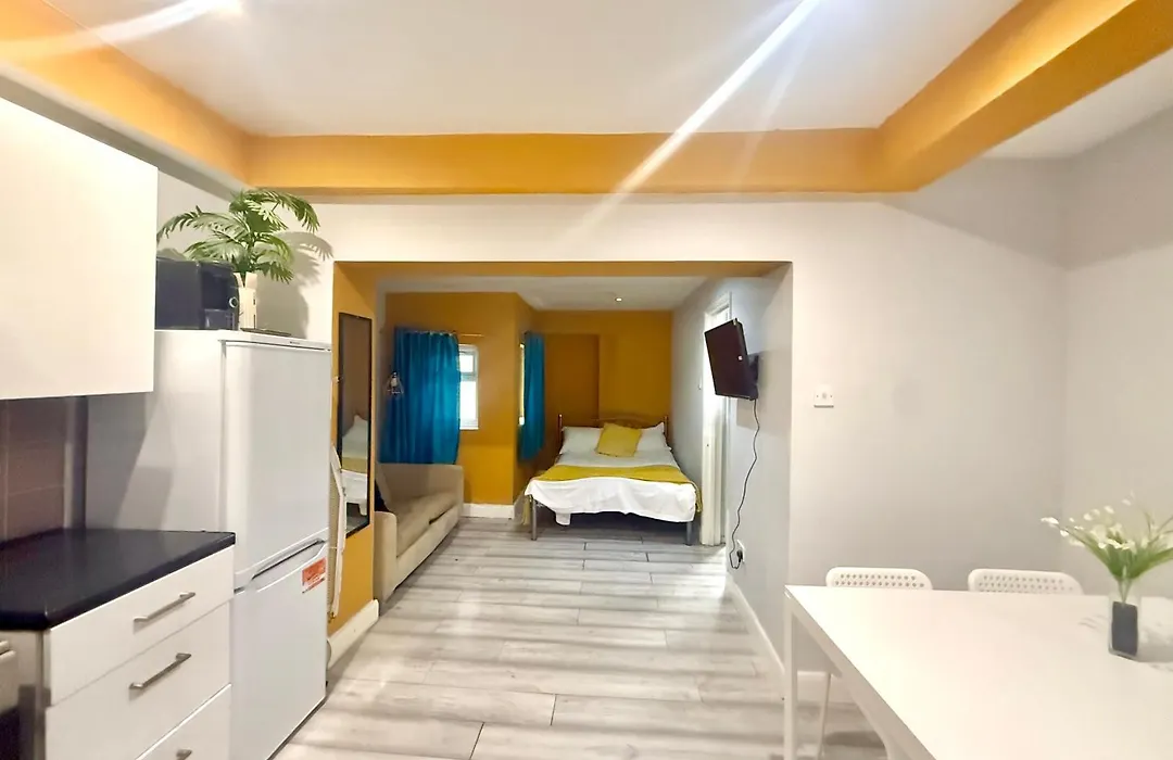 Kings Cross Guest House-1