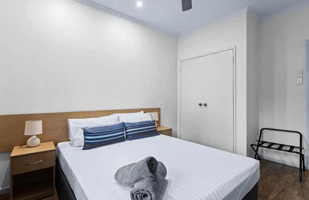 Cable Beachside Apartments-1
