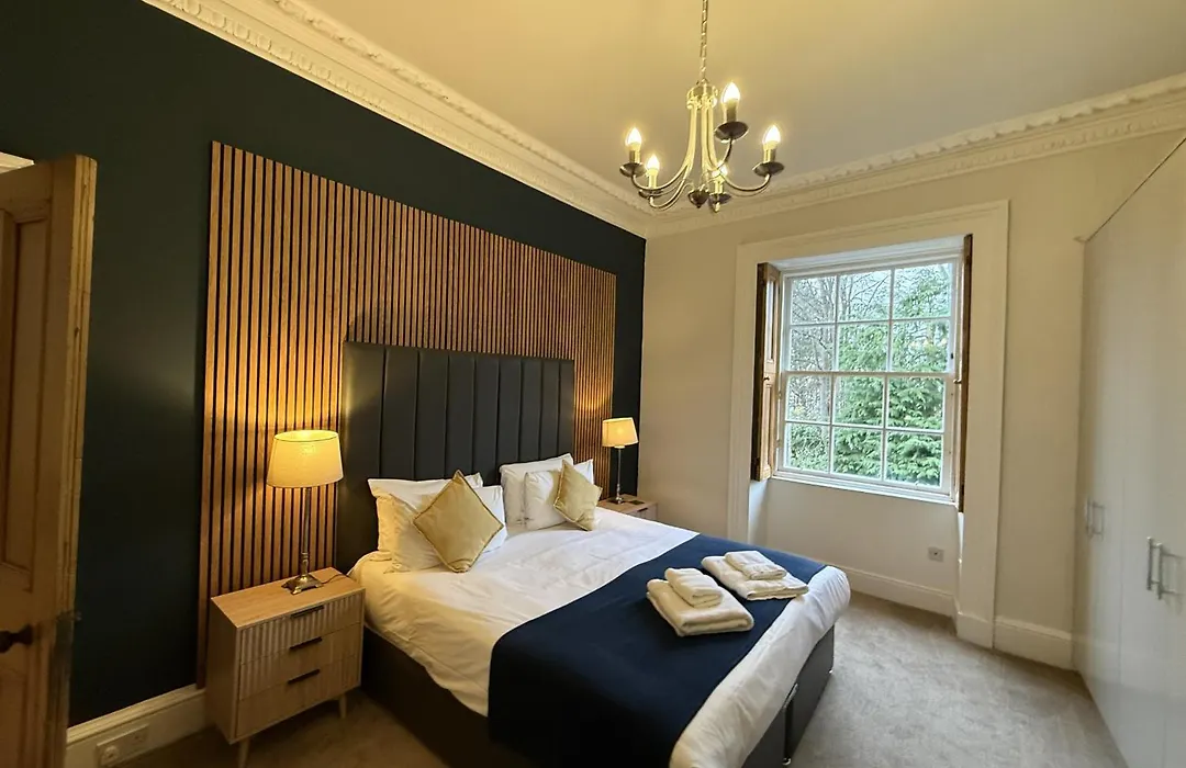 Crown Circus Three Bedroom Apartment By Principal Apartments-1