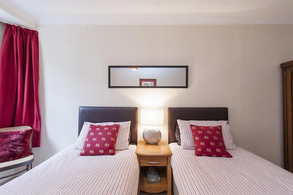 Writers View, Royal Mile Apartment Edinburgh-1