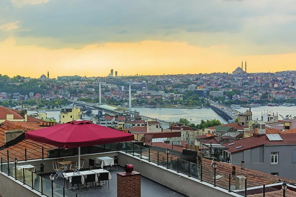Meroddi Pera Flats-1