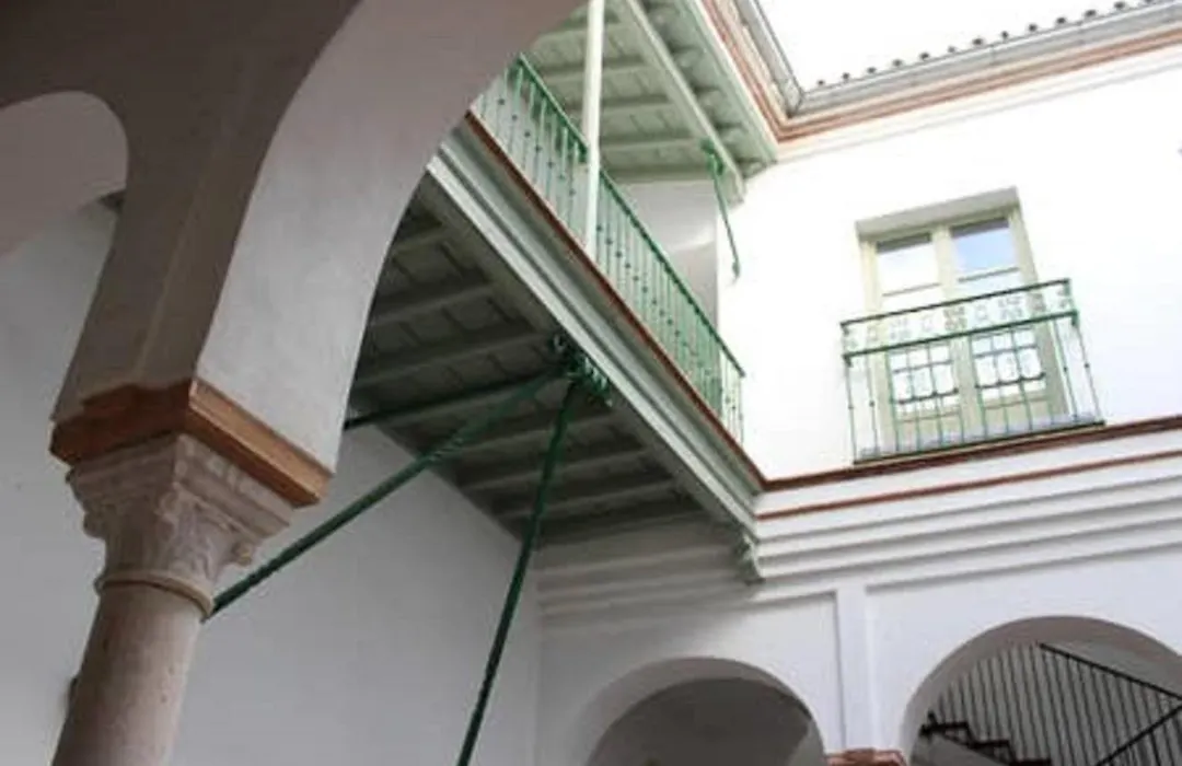 Sevilla Triana Plaza del Altozano-1