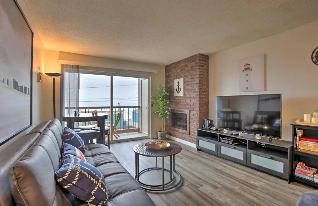 Seas The Day Lincoln City Condo Steps From Beach-1