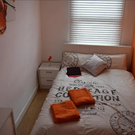 03 Bedroom Apartment-Self Check In-2