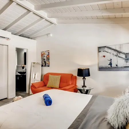 Coral Sands Boutique Lux Studio-2