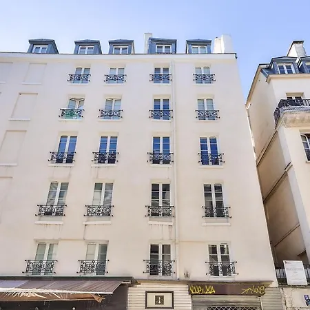 New Mezzanine Studio In The Heart Of Paris-2