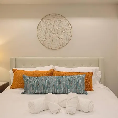 1-Bedroom With Cali King Size Bed In San Diego-3