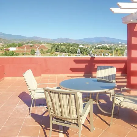 2 Bedroom Cozy Apartment In Estepona-2