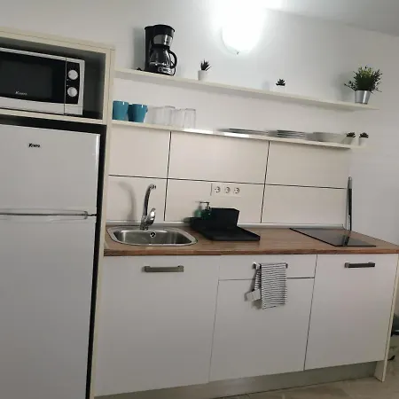 Apartamentos Anjomacar B-2