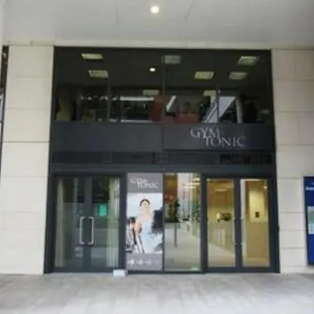 Thames View Apartment, Imperial Wharf-2