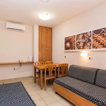 Apartments Stella Plava Laguna-3