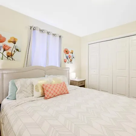 Dapper Digs - King Bed - Long Term Stays - Duke-2