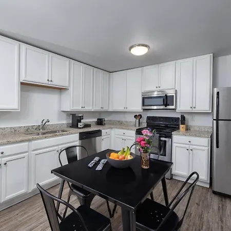The Vibe At Marathon Apartment Suites-3