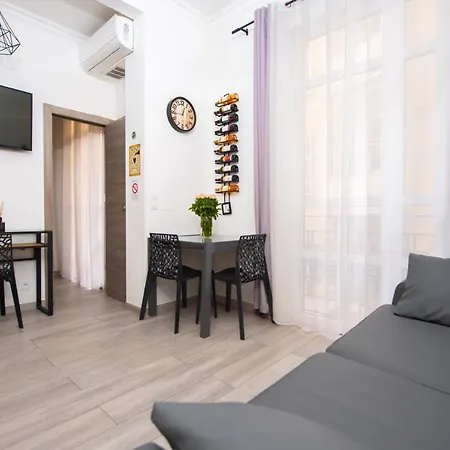 Nice Centre Flat - Modern, Quiet And Brand New-2