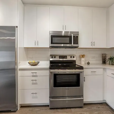 Modern Condos Close To City Attractions-2