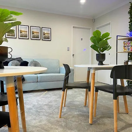 Flat Bush Holiday Accommodation-2