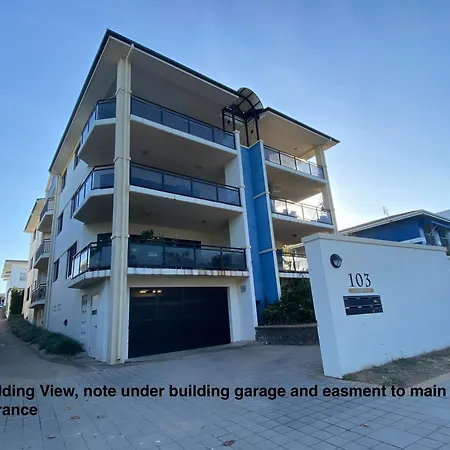 Townsville Apartments On The Strand - Penthouse-3