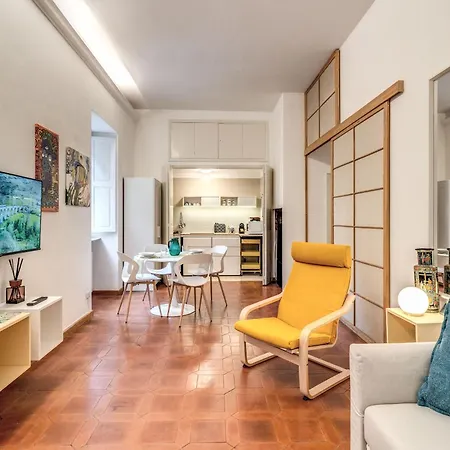 Elegant Apartment Behind The Colosseum-3