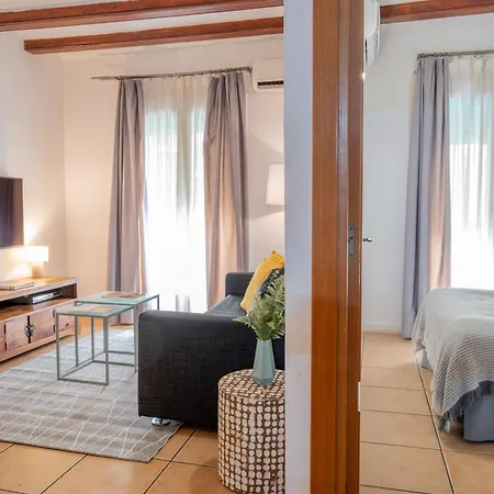 Feelathome Center Apartments-2