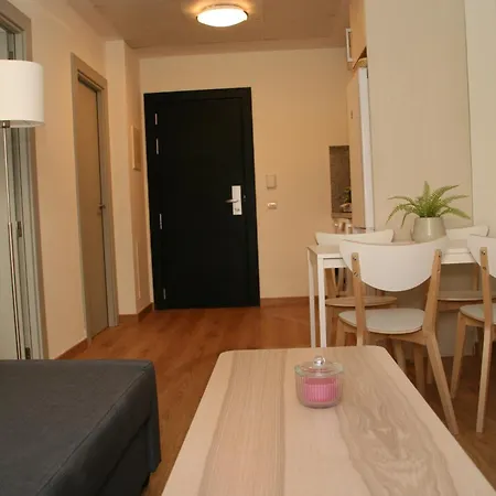 Apartamentos Apartour Bormujos-3