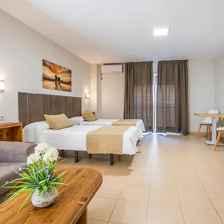 Apartamentos Puerta Del Sur-2