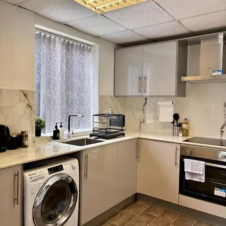1 Bedroom Apartment Leicester-3