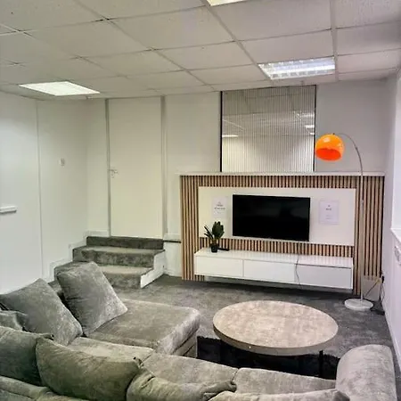 1 Bedroom Apartment Leicester-2