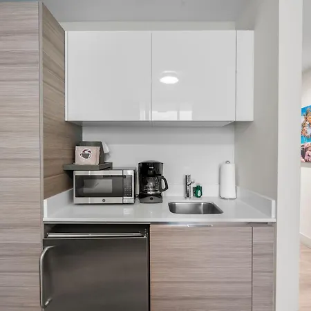 Ch Luxury Condos & Studios On The Beach-2