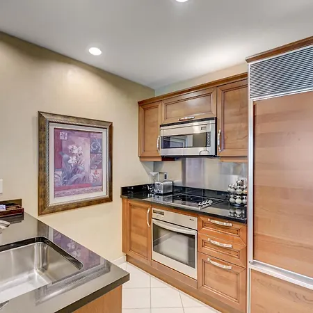 Signature Mgm 1 Bedroom Penthouse Suite-3